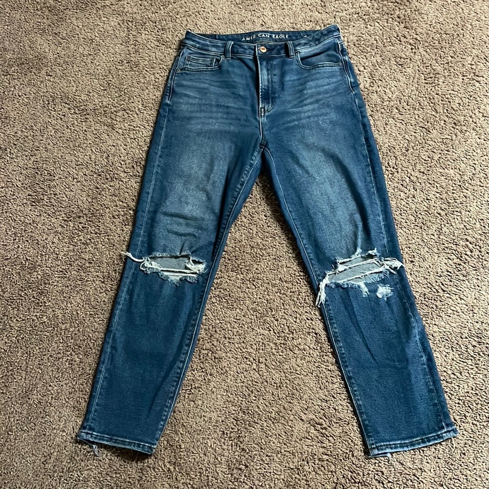 American Eagle mom jean